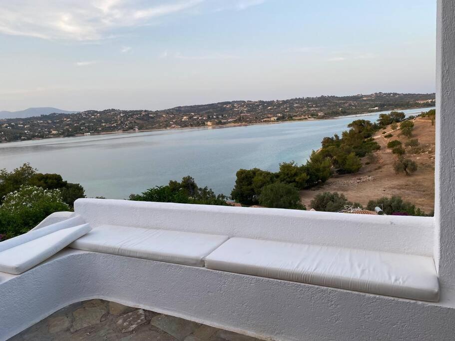 Retreat By The Sea With Pool In *