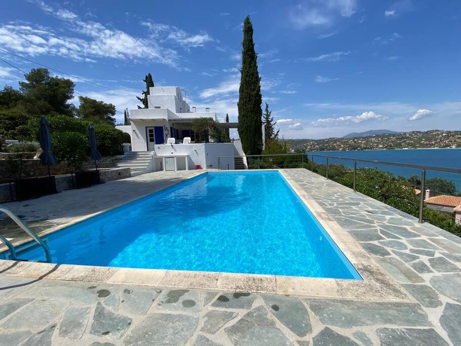 Retreat By The Sea With Pool In Villa