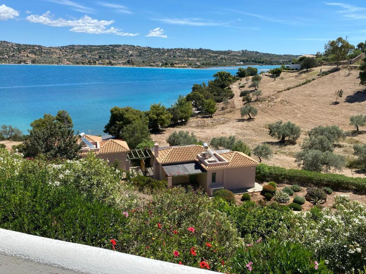 Villa Retreat By The Sea With Pool In *